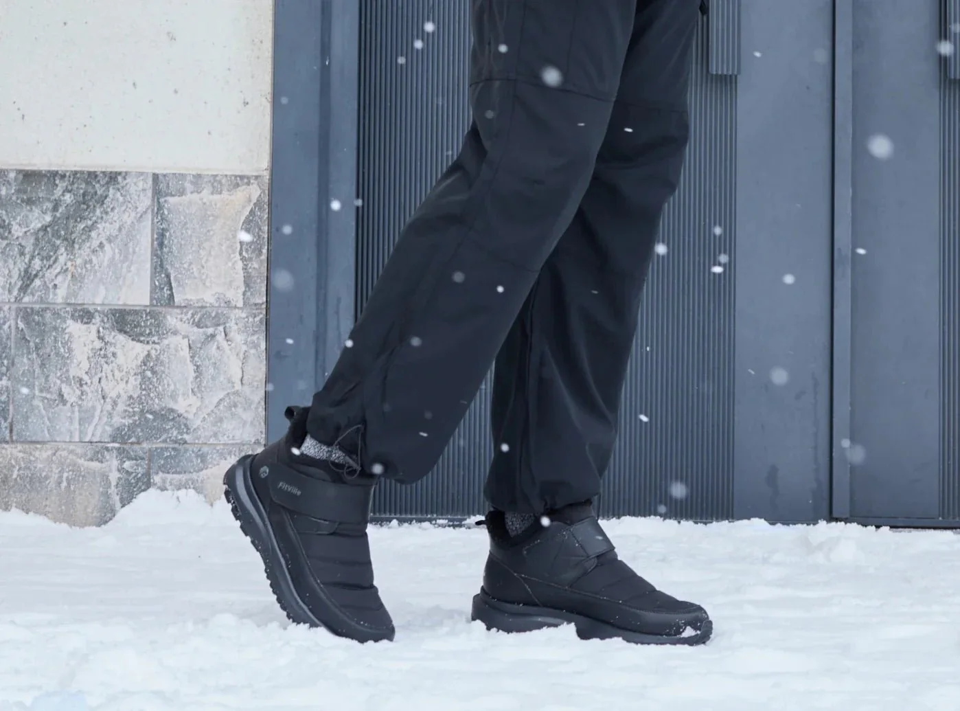 Men's CozyCore V15 Boot - Image 2