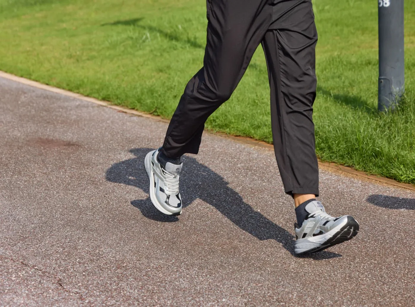 Men's Rebound Neo V6 - Image 10