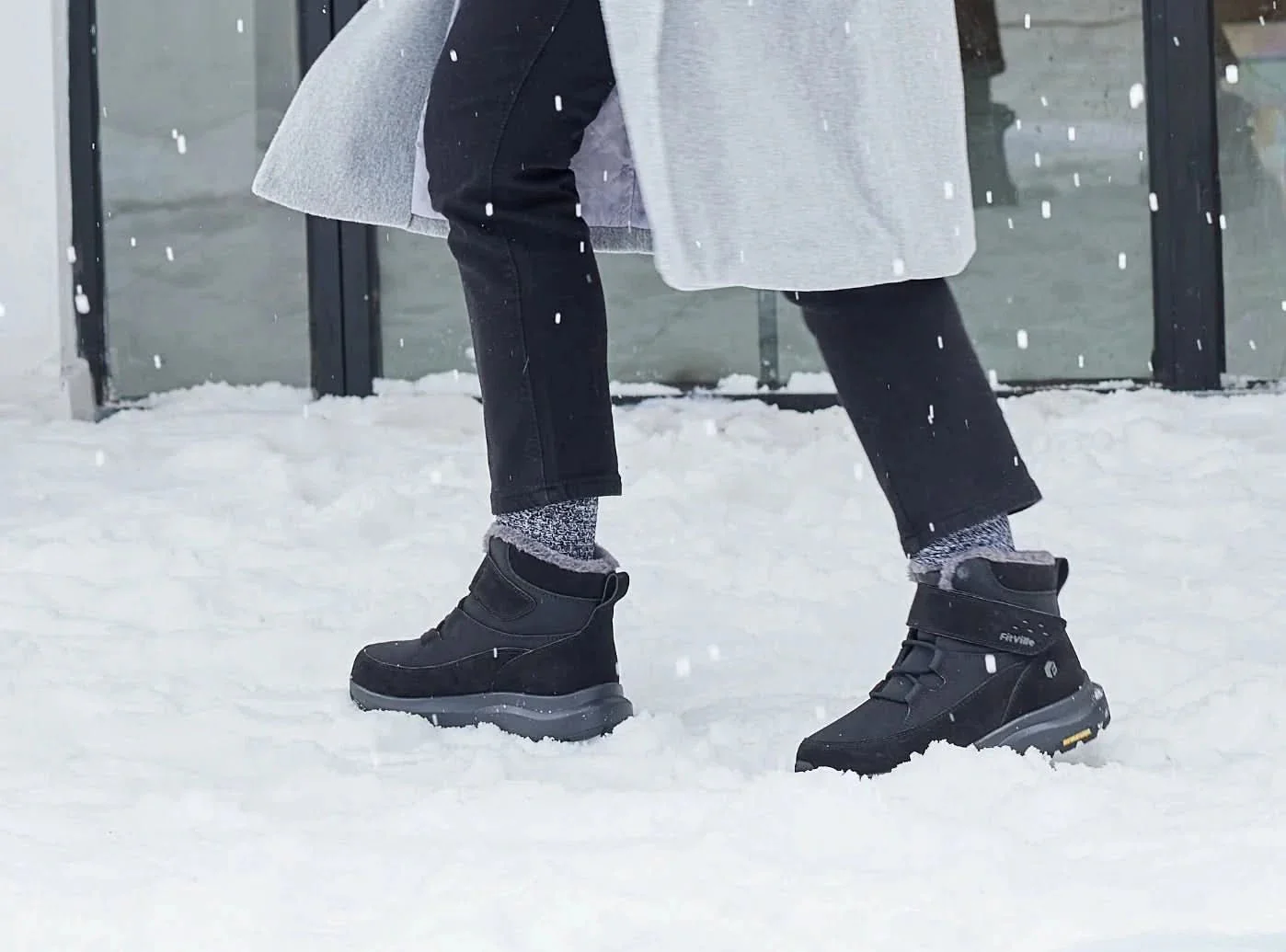 Women's CozyCore V12 Boot - Image 12